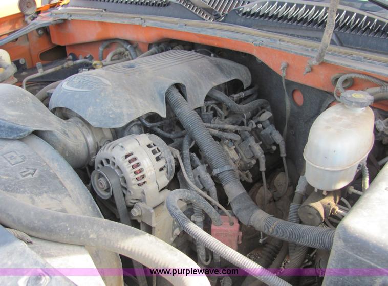 image for item 6031 2003 Chevrolet C2500 Silverado pickup