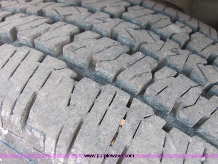 image for item 6031 2003 Chevrolet C2500 Silverado pickup