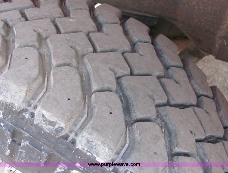 image for item 6031 2003 Chevrolet C2500 Silverado pickup