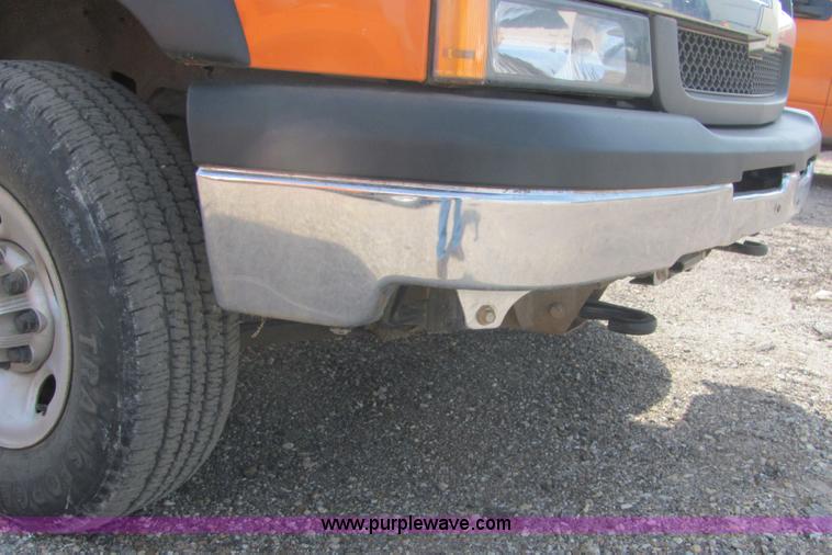 image for item 6031 2003 Chevrolet C2500 Silverado pickup