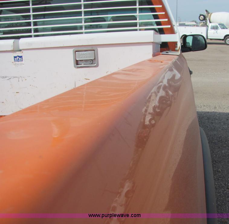 image for item 6031 2003 Chevrolet C2500 Silverado pickup