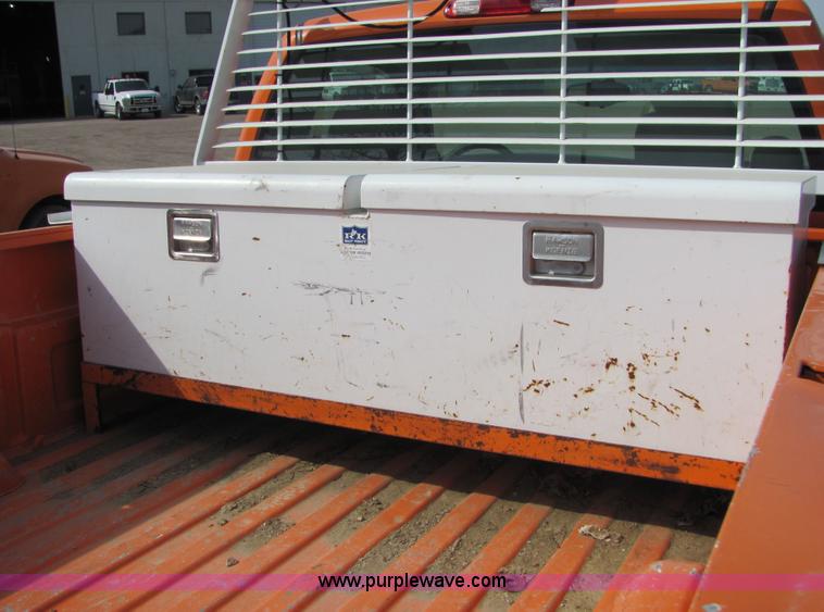 image for item 6031 2003 Chevrolet C2500 Silverado pickup