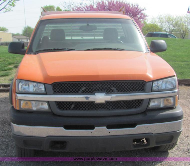 image for item 6032 2003 Chevrolet C2500 Silverado pickup