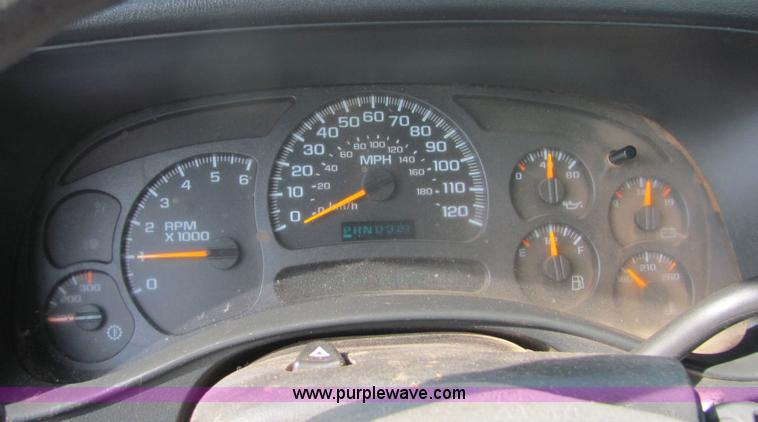 image for item 6032 2003 Chevrolet C2500 Silverado pickup