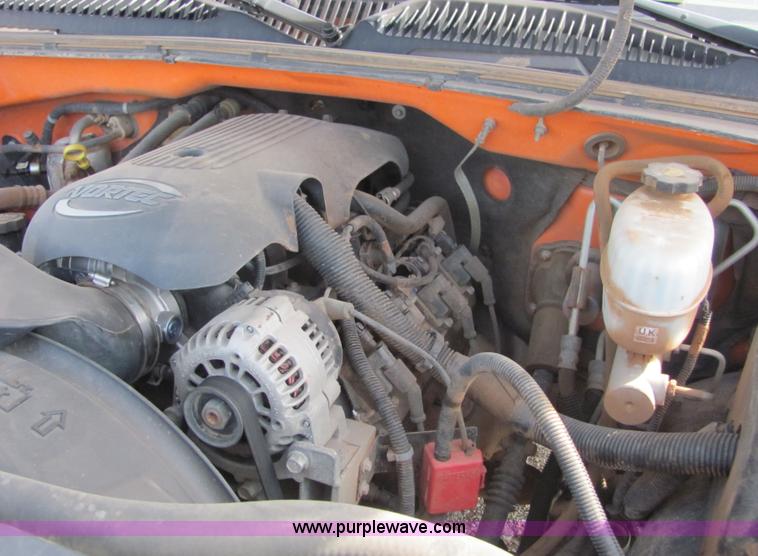 image for item 6032 2003 Chevrolet C2500 Silverado pickup