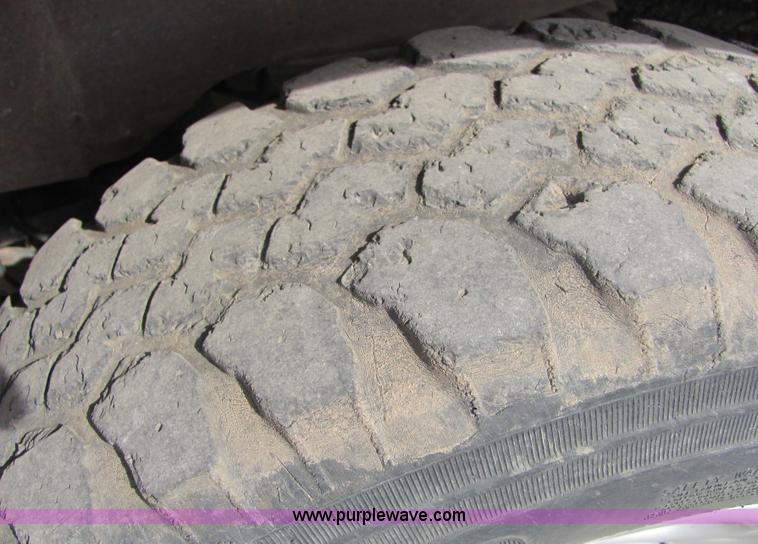 image for item 6032 2003 Chevrolet C2500 Silverado pickup