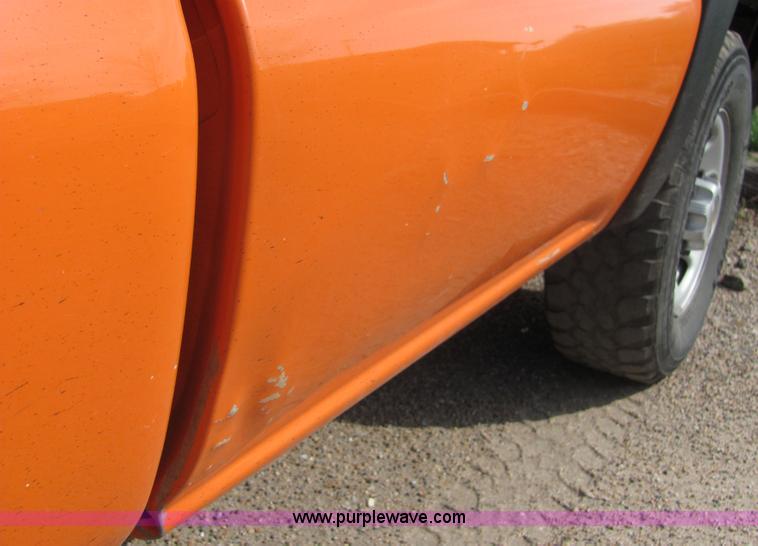 image for item 6032 2003 Chevrolet C2500 Silverado pickup