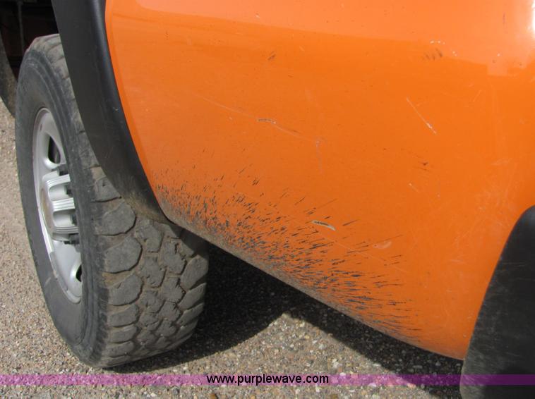 image for item 6032 2003 Chevrolet C2500 Silverado pickup