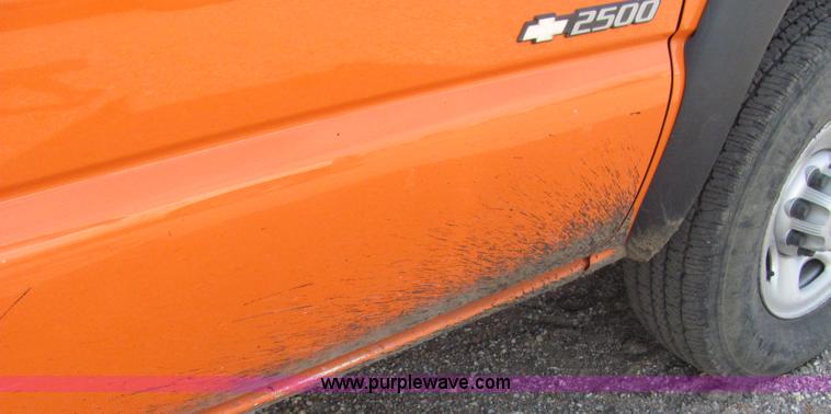 image for item 6032 2003 Chevrolet C2500 Silverado pickup