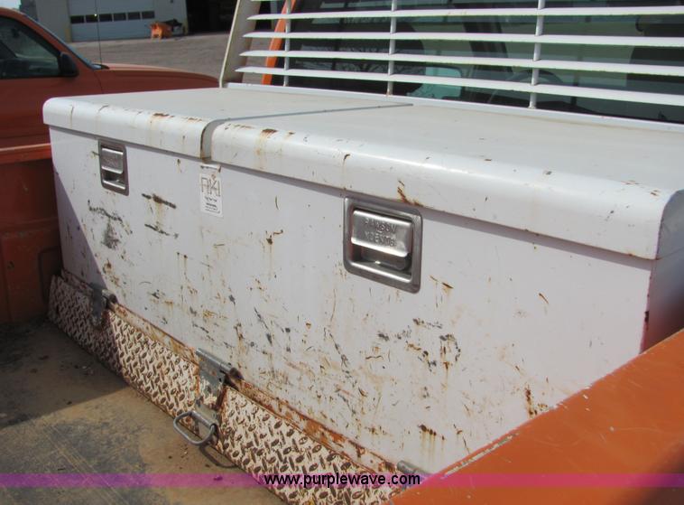 image for item 6032 2003 Chevrolet C2500 Silverado pickup