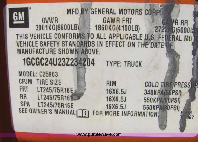 image for item 6032 2003 Chevrolet C2500 Silverado pickup