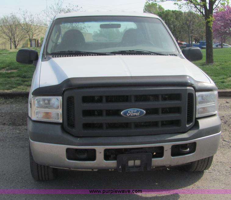 image for item 6033 2005 Ford F350 Super Duty pickup