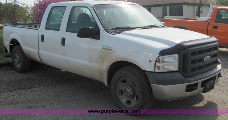 image for item 6033 2005 Ford F350 Super Duty pickup