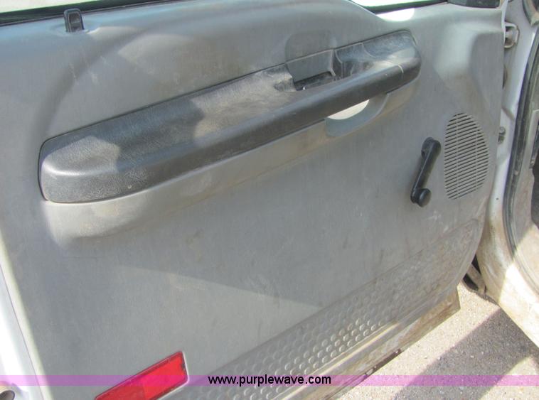 image for item 6033 2005 Ford F350 Super Duty pickup