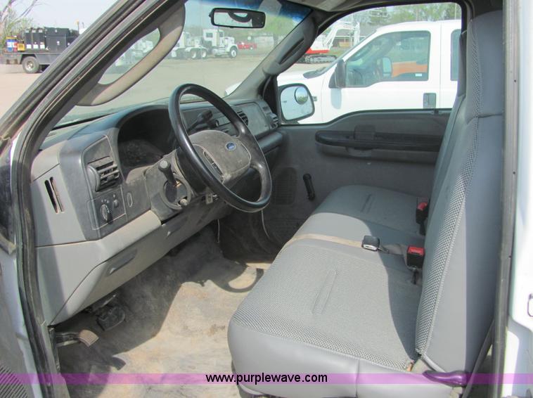 image for item 6033 2005 Ford F350 Super Duty pickup