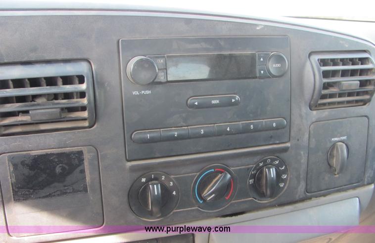 image for item 6033 2005 Ford F350 Super Duty pickup