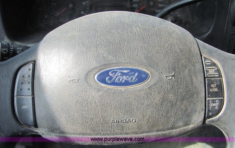 image for item 6033 2005 Ford F350 Super Duty pickup