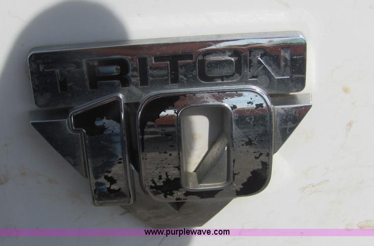 image for item 6033 2005 Ford F350 Super Duty pickup