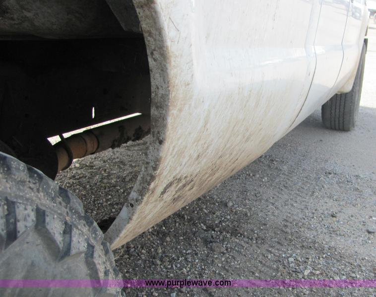 image for item 6033 2005 Ford F350 Super Duty pickup
