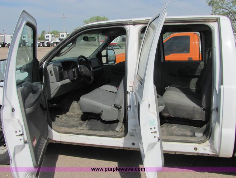 image for item 6034 2004 Ford F250 Super Duty pickup