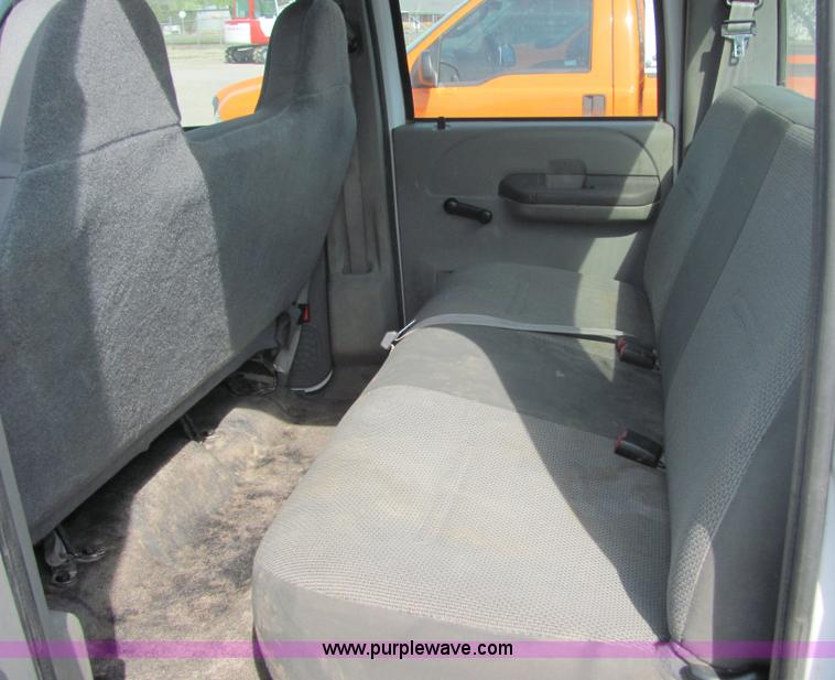 image for item 6034 2004 Ford F250 Super Duty pickup