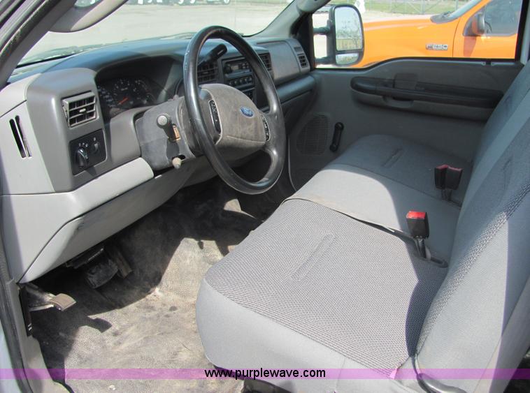 image for item 6034 2004 Ford F250 Super Duty pickup