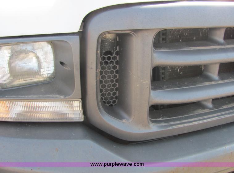 image for item 6034 2004 Ford F250 Super Duty pickup