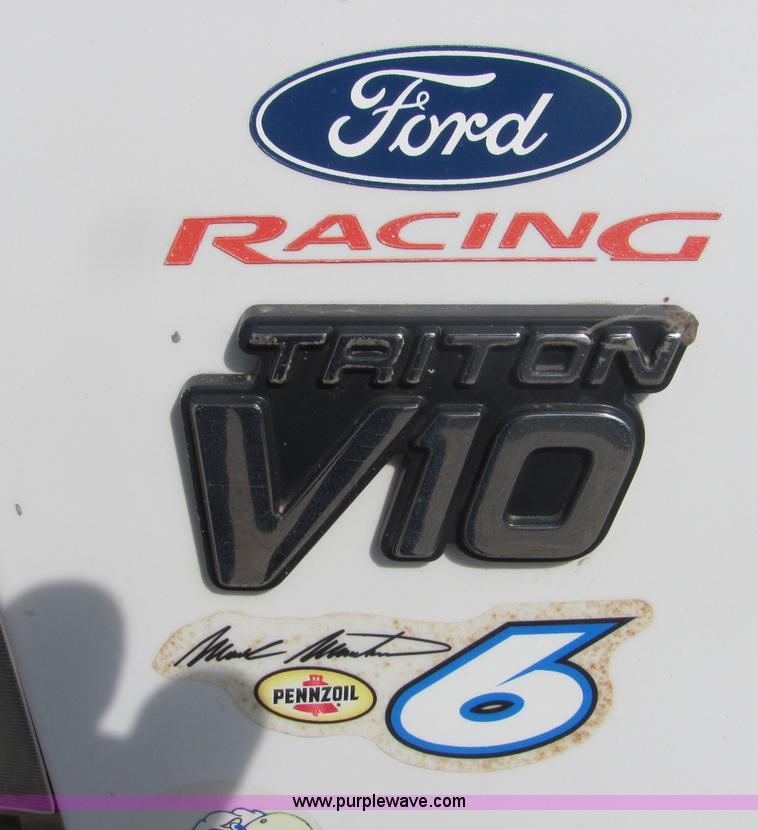 image for item 6034 2004 Ford F250 Super Duty pickup