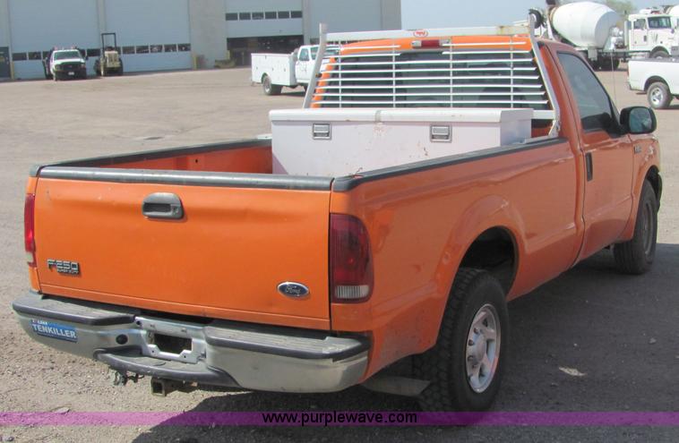 image for item 6035 2004 Ford F250 Super Duty pickup