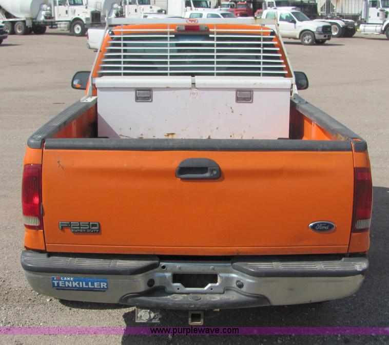 image for item 6035 2004 Ford F250 Super Duty pickup