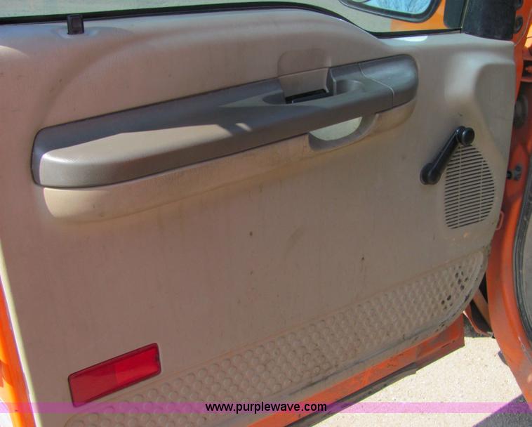 image for item 6035 2004 Ford F250 Super Duty pickup