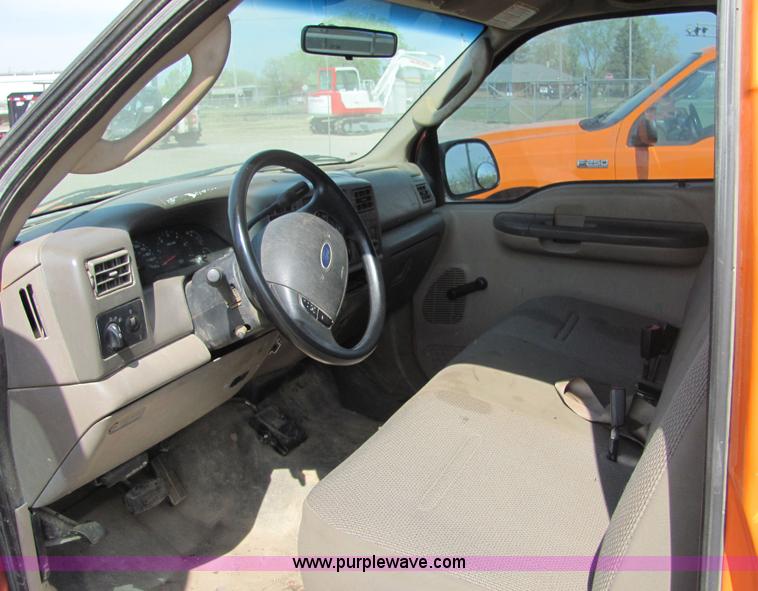 image for item 6035 2004 Ford F250 Super Duty pickup