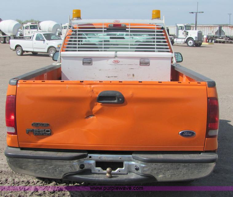 image for item 6036 2004 Ford F250 Super Duty pickup