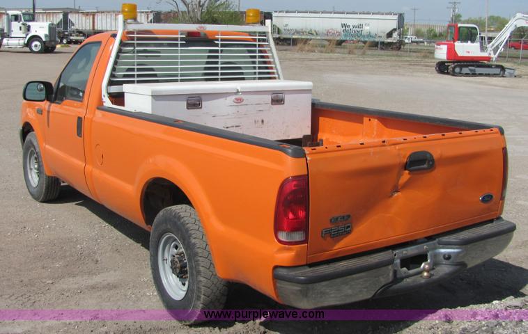image for item 6036 2004 Ford F250 Super Duty pickup