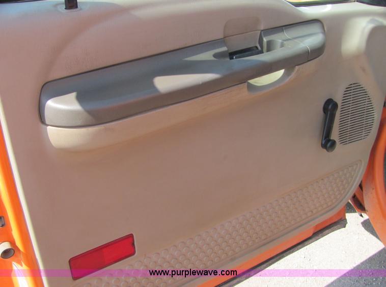 image for item 6036 2004 Ford F250 Super Duty pickup