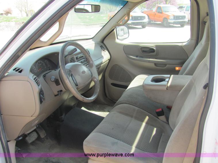 image for item 6037 2002 Ford F150 pickup