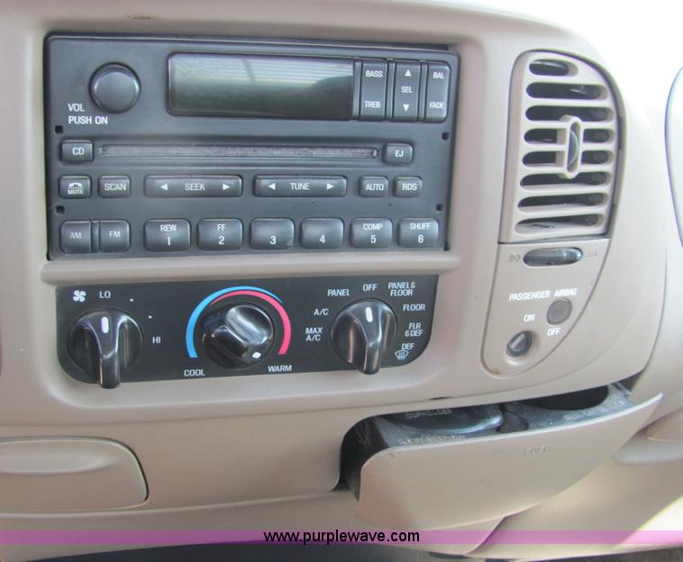 image for item 6037 2002 Ford F150 pickup