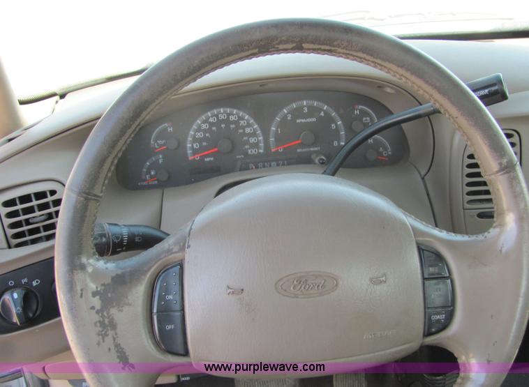 image for item 6037 2002 Ford F150 pickup