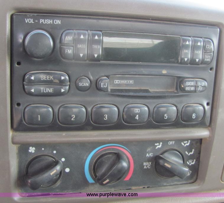 image for item 6038 2001 Ford F350 Super Duty pickup