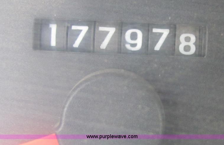 image for item 6038 2001 Ford F350 Super Duty pickup