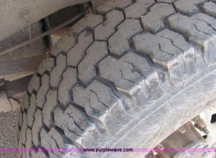 image for item 6038 2001 Ford F350 Super Duty pickup