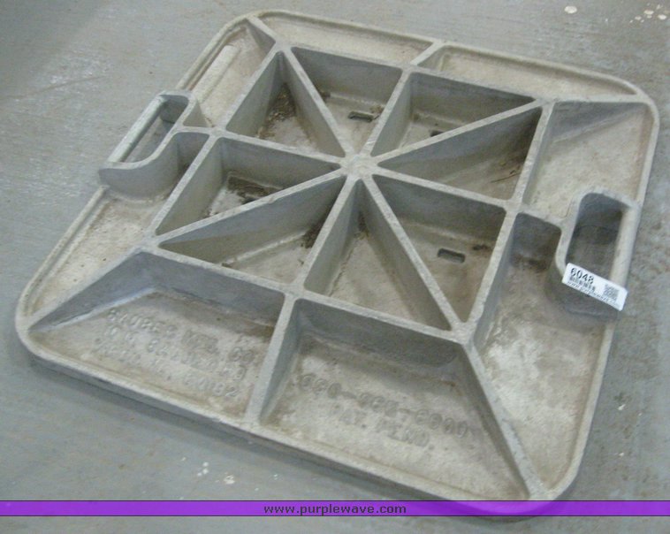 image for item 6048 (4) Sauber 24" x 24" aluminum outrigger pads