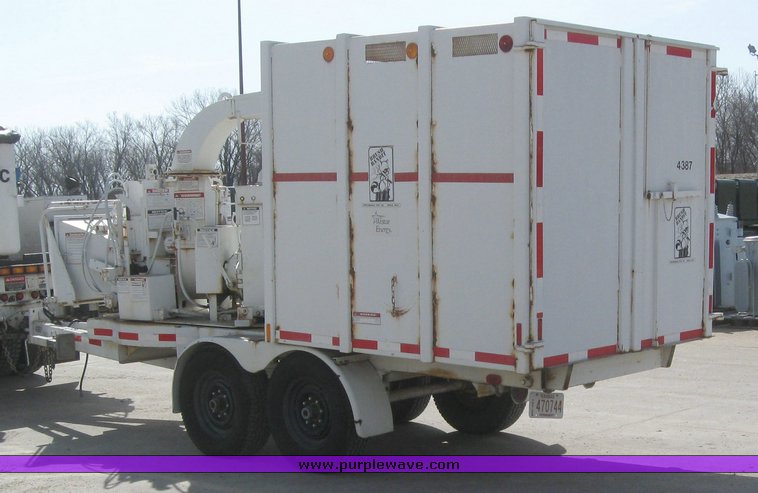 image for item 6051 2000 Brush Bandit CB-90XP wood chipper