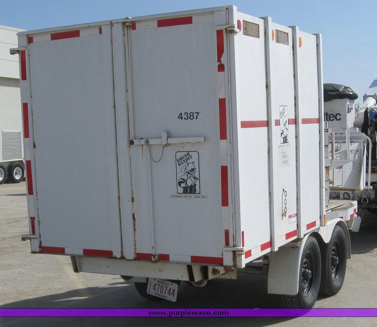 image for item 6051 2000 Brush Bandit CB-90XP wood chipper