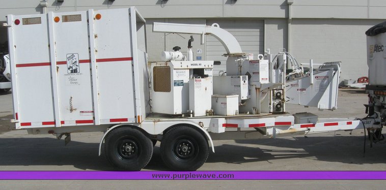 image for item 6051 2000 Brush Bandit CB-90XP wood chipper