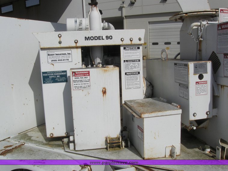 image for item 6051 2000 Brush Bandit CB-90XP wood chipper