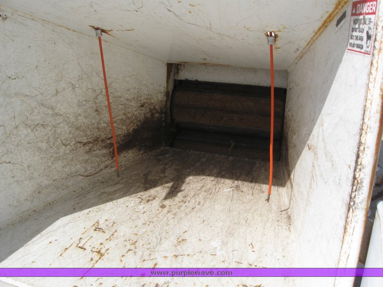 image for item 6051 2000 Brush Bandit CB-90XP wood chipper