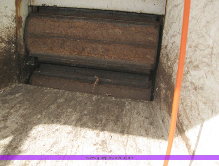 image for item 6051 2000 Brush Bandit CB-90XP wood chipper