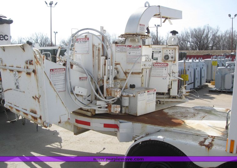 image for item 6051 2000 Brush Bandit CB-90XP wood chipper