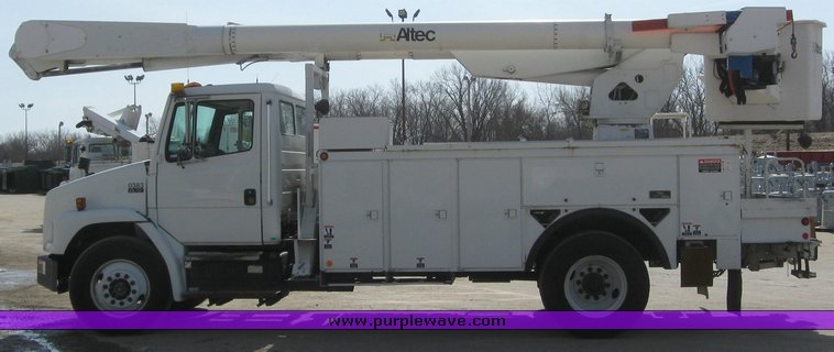 image for item 6052 2000 Freightliner FL70 boom truck